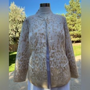 Elegant Chico’s Cream and Gold Animal Print Blazer Chico Size 2